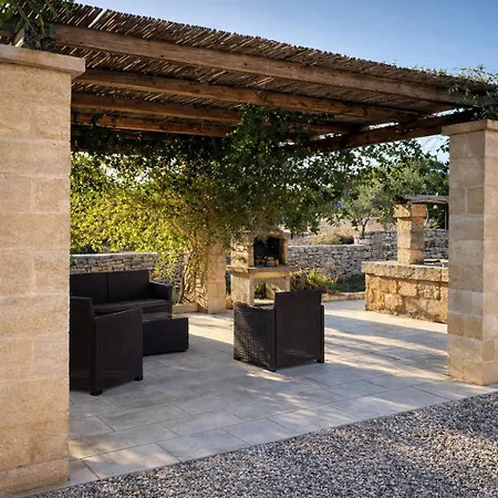 Con Piscina Hébergement de vacances *