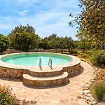 Con Piscina