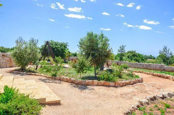 Con Piscina בית נופש *